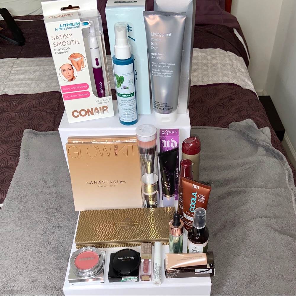 Huge Makeup Lot - New